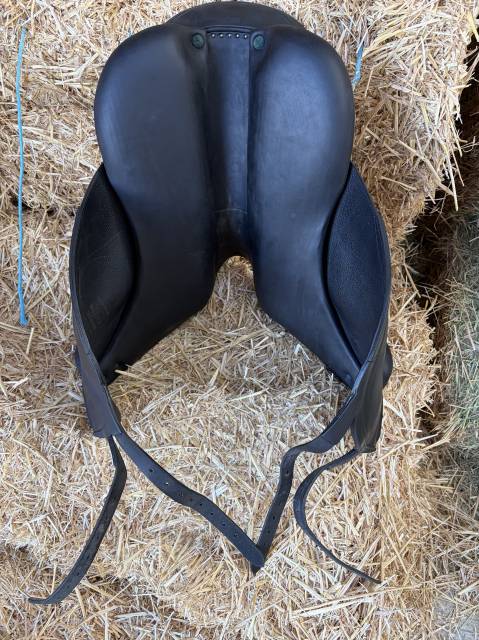 Sella da dressage Devoucoux  17.5" - 2025
