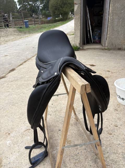 Sella da dressage Hoffsteiner  17.5" - 2018