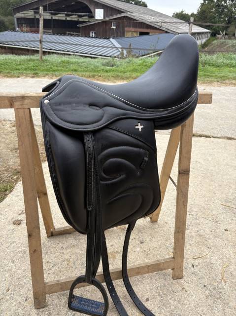 Sella da dressage Hoffsteiner  17.5" - 2018