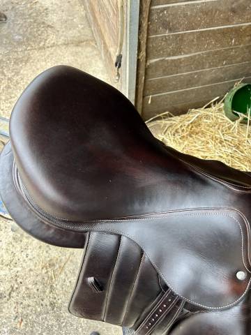Sella da salto ostacoli Forestier  17.5" - 2024