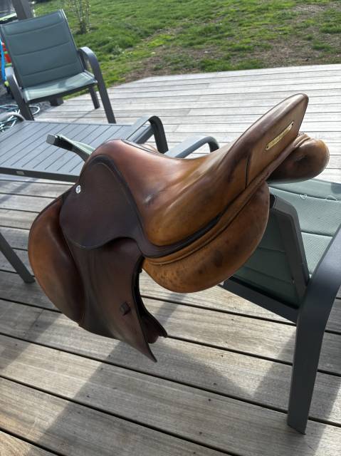Sella da salto ostacoli CWD  18" - 2019