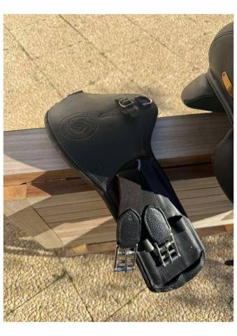 Sella da dressage Forestier  17.5" - 2023