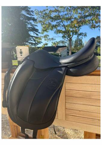 Sella da dressage Forestier  17.5" - 2023