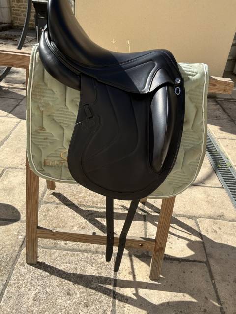Sella da dressage CWD  17.5" - 2024