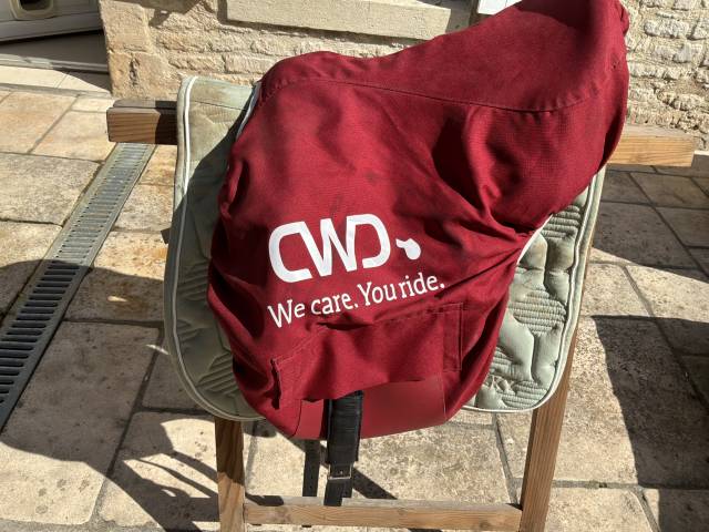 Sella da dressage CWD  17.5" - 2024