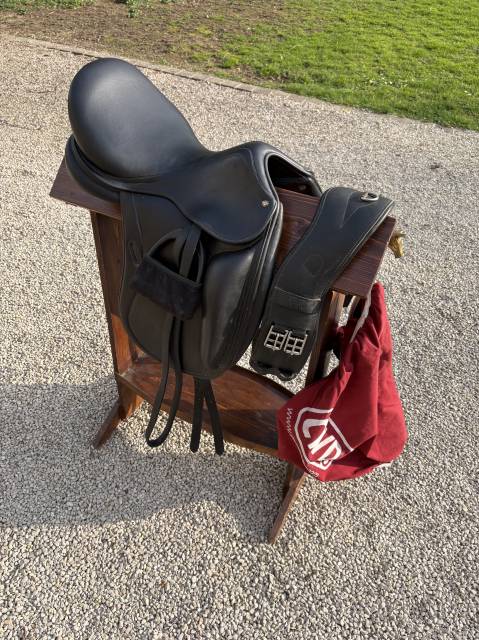 Sella da dressage CWD  17" - 2011