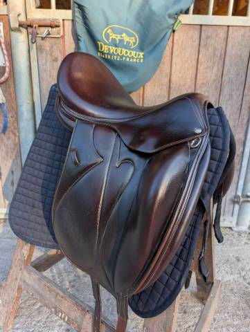Sella da dressage Devoucoux Makila  17.5" - 2006