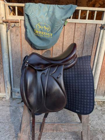 Sella da dressage Devoucoux Makila  17.5" - 2006