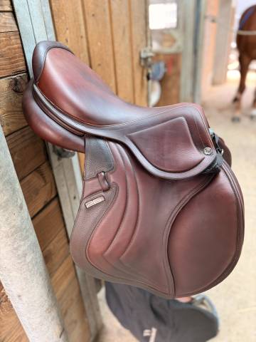 Sella da salto ostacoli CWD  17.5" - 2020