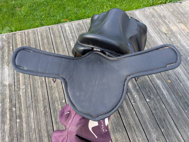 Sella da salto ostacoli Rebelle  16.5" - 2019