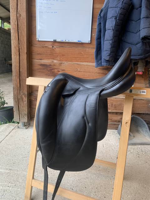 Sella da dressage Devoucoux  18" - 2004