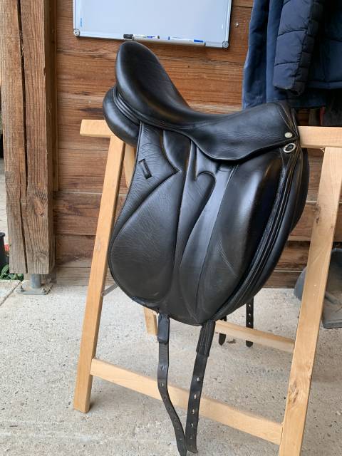 Sella da dressage Devoucoux  17.5" - 2002