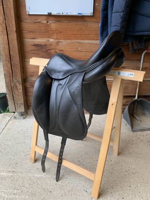 Sella da dressage Devoucoux  17.5" - 2002