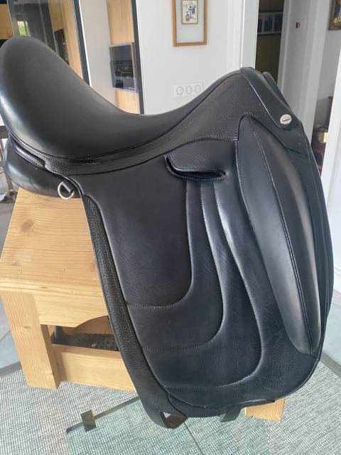 Sella da dressage Devoucoux  17.5" - 2022