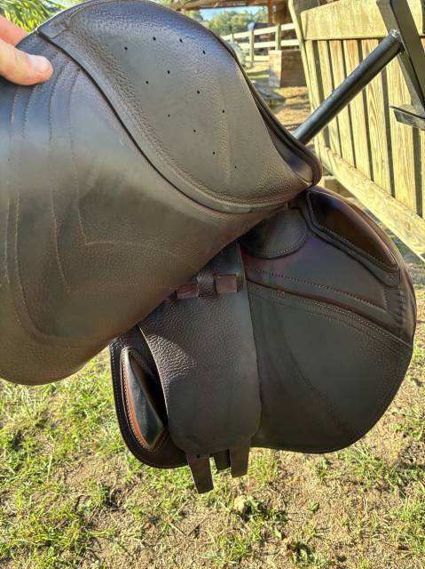 Sella da salto ostacoli CWD  17.5" - 2021