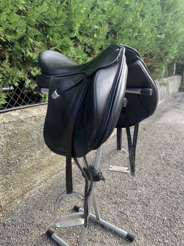 Sella da dressage Bates  17.5" - 2012