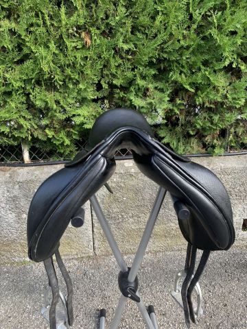 Sella da dressage Bates  17.5" - 2012