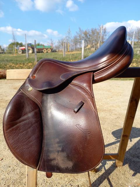 Sella da salto ostacoli Prestige Italia Meredith 16" - 2013