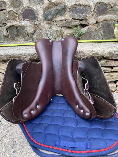 Sella da salto ostacoli   17.5" - 2019