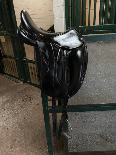 Sella da dressage Equipe  17.5" - 2018