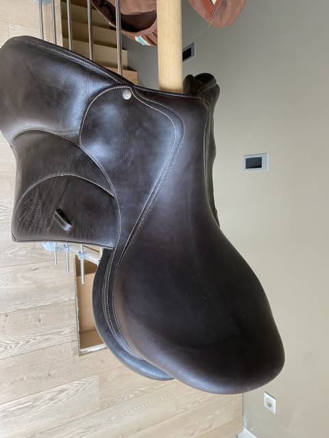 Sella da salto ostacoli Voltaire Design  18" - 2018