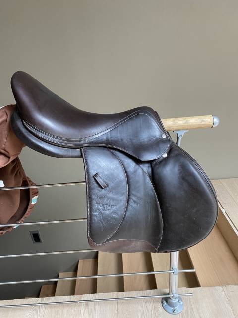 Sella da salto ostacoli Voltaire Design  18" - 2018