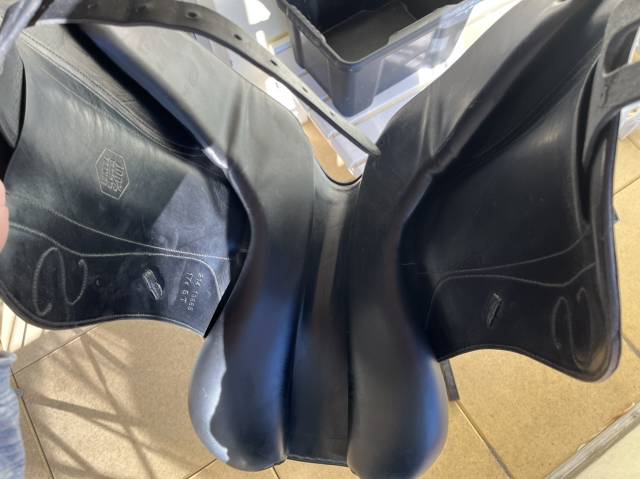 Sella da dressage Forestier  17.5" - 2013