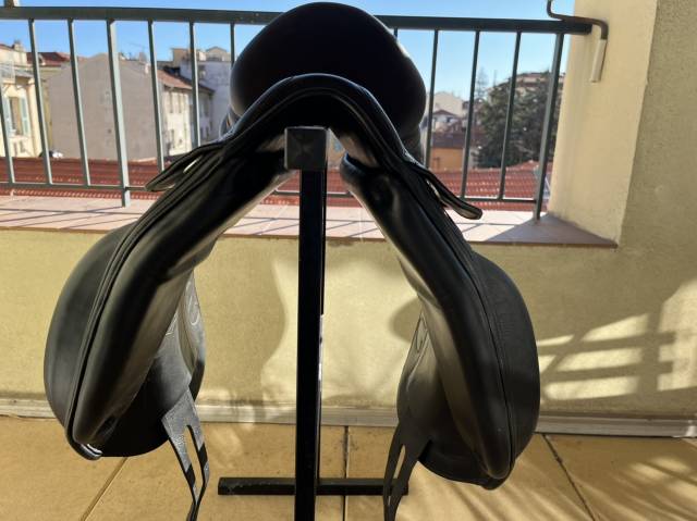 Sella da dressage Forestier  17.5" - 2013