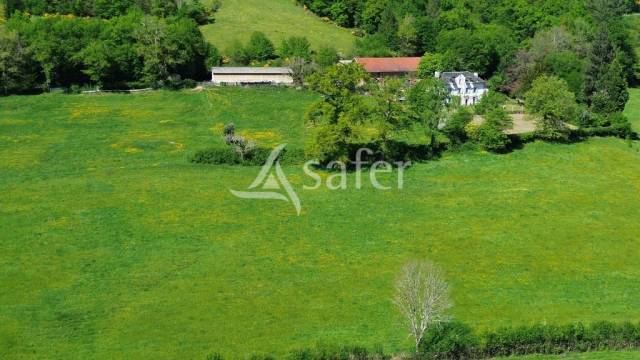 Azienda agricola In vendita Corr&egrave;ze
