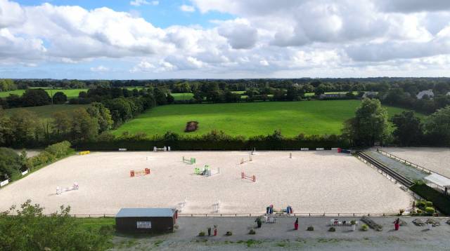 Stadio equestre In vendita 
