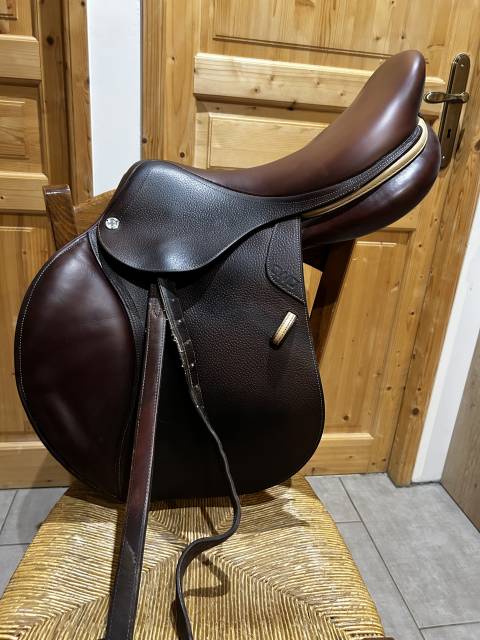 Sella da salto ostacoli CWD  17.5" - 2019