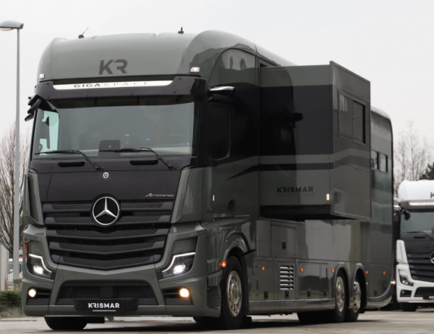 Camion per Cavalli Krismar MERCEDES ACTROS XL CABINE  2025 Nuovo
