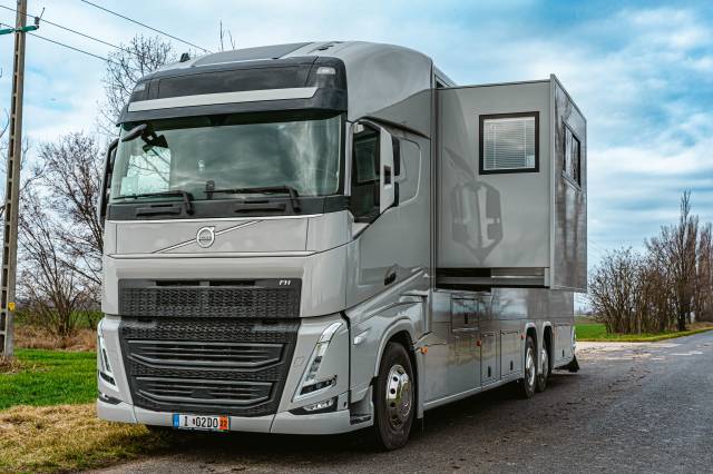 Camion per Cavalli Altra marca VOLVO 0 Nuovo
