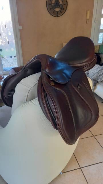 Sella hunter  Equiline American Hunter 17" - 2018