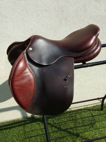 Sella da salto ostacoli CWD  17.5" - 2015