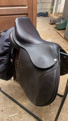 Sella da salto ostacoli Privilège Equitation  16.5" - 2023