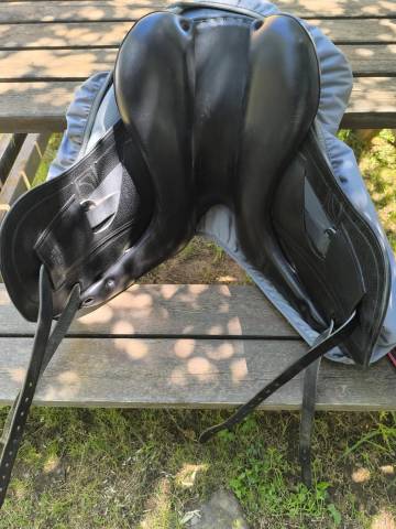 Sella da dressage Childeric  17" - 2018