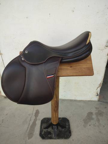 Sella da salto ostacoli Prestige Italia  18" - 2020