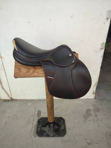 Sella da salto ostacoli Prestige Italia  18" - 2020