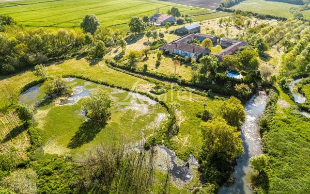 Azienda agricola In vendita Charente-Maritime
