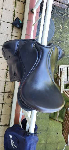 Sella da dressage Prestige Italia  17" - 2015