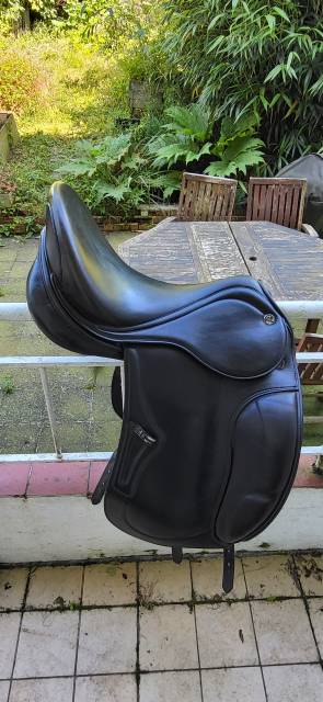 Sella da dressage Prestige Italia  17" - 2015