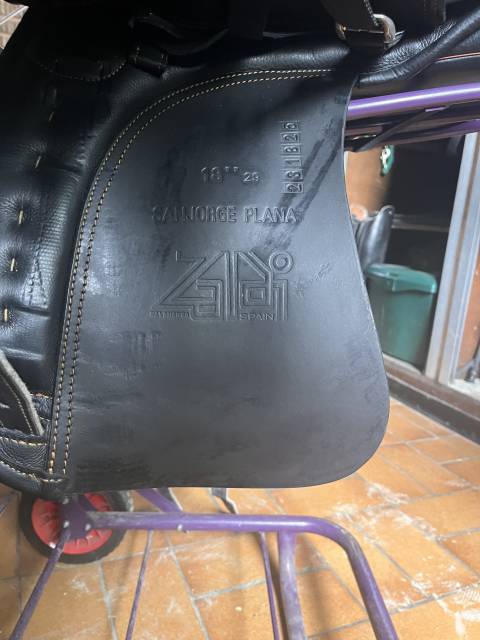 Sella da dressage Zaldi  18" - 2023