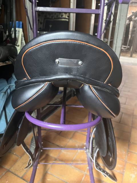 Sella da dressage Zaldi  18" - 2023