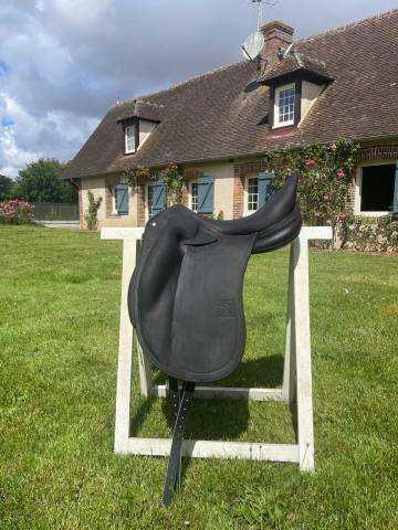 Sella da dressage Childeric  17.5" - 2023
