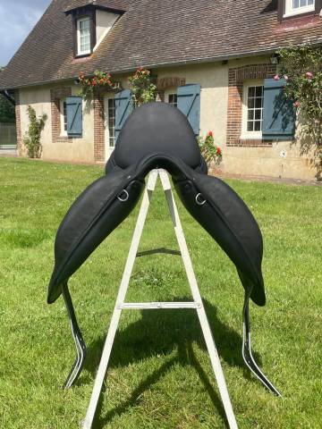 Sella da dressage Childeric  17.5" - 2023