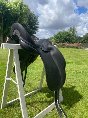 Sella da dressage Childeric  17.5" - 2023