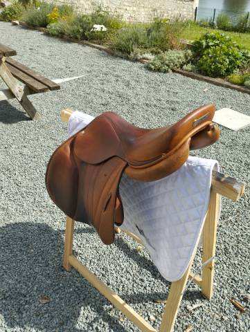 Sella da salto ostacoli Butet  17" - 2019