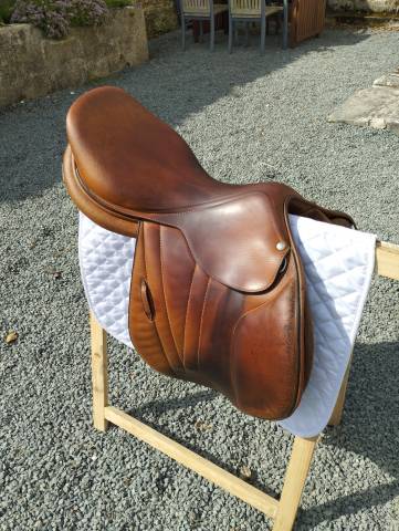 Sella da salto ostacoli Butet  17" - 2019
