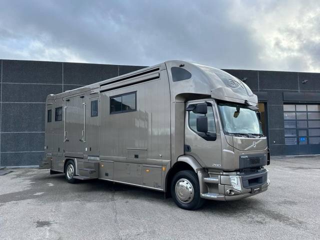 Camion per Cavalli Altra marca VOLVO 0 Occasione